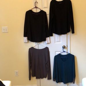 Lot 4 Medium Universal Standard long Sleeve Tee Rex Tops
